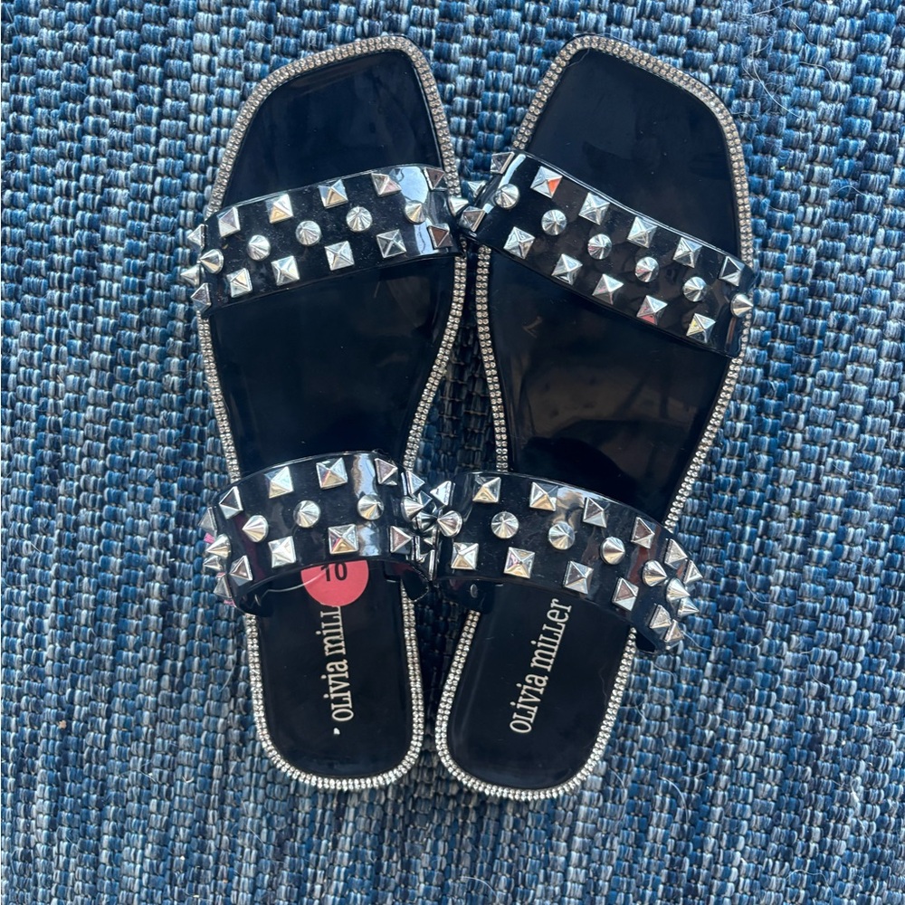 Olivia Miller Black Sandals with Silver Accents - Picture 6 of 8